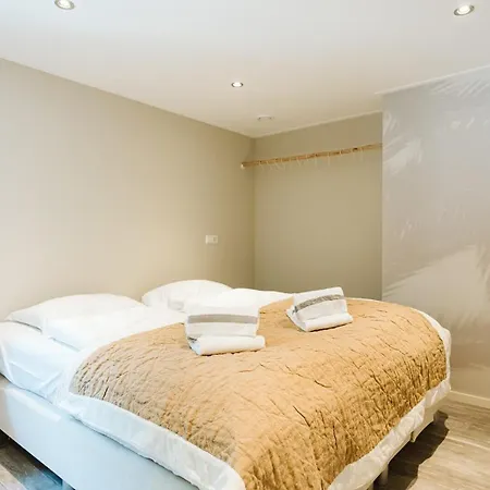 Nyaraló West Nieuwlandseweg 25a - - Poolvilla Zilt & Zoet Ouddorp