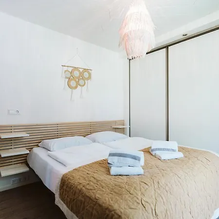 Nyaraló West Nieuwlandseweg 25a - - Poolvilla Zilt & Zoet Ouddorp