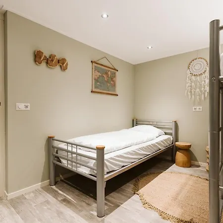 펜션 West Nieuwlandseweg 25a - - Poolvilla Zilt & Zoet *